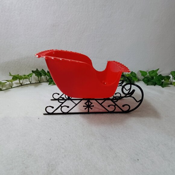 EUC: Vintage Milkis 1960s Red Christmas Sleigh Candy Holder w/ Original Box - Picture 6 of 11